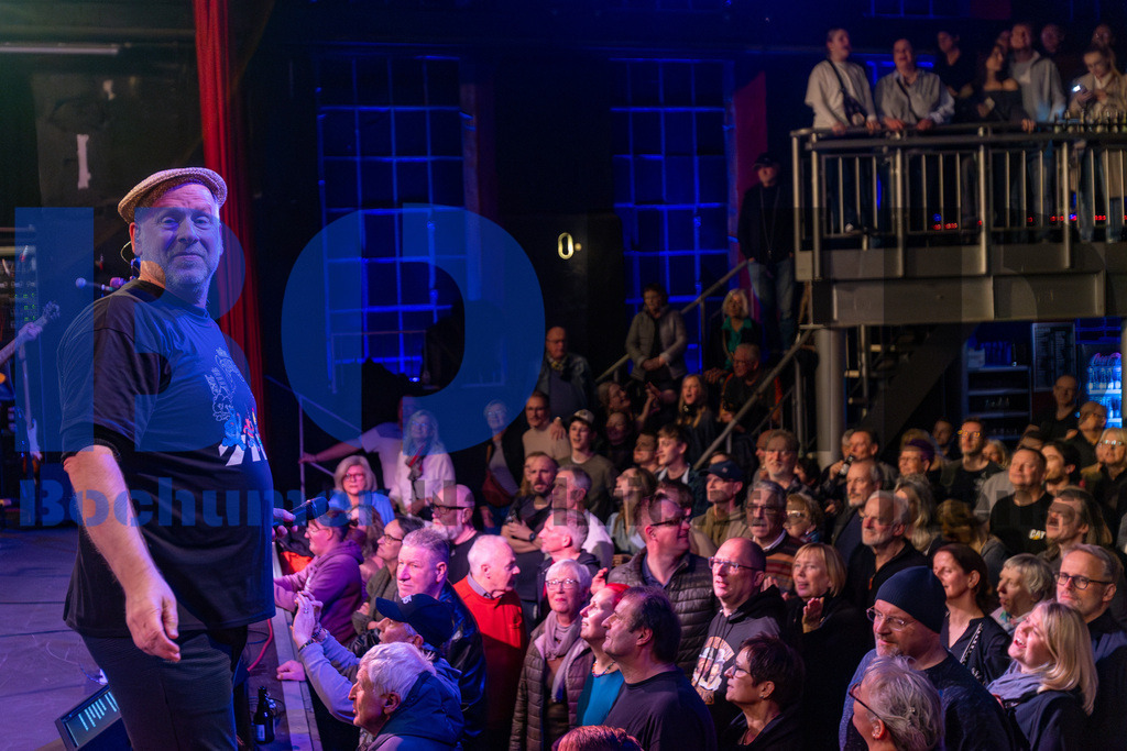 SES_GBAZEC20241227-101 | bond - Realisiert mit Pictrs.com