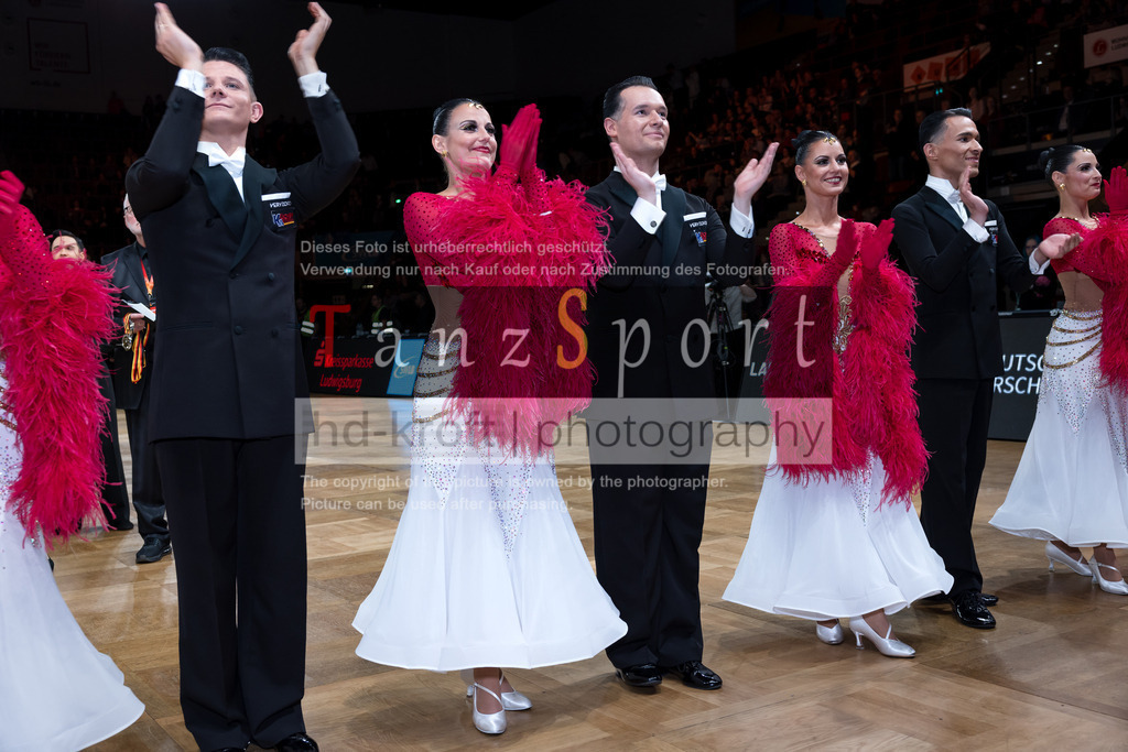 20241109_DM-Formationen_7619 | Tanzsportbilder, Standardtanz, Lateintanz, WDSF, DTV, LTVB, dancecomp, goc, hessen tanzt, blaues band der spree, walzer, tango, wiener walzer, slowfox, quickstepp, samba, rumba, cha-cha-cha, paso doble. jive, hd-kroft photography, turniertanzsport