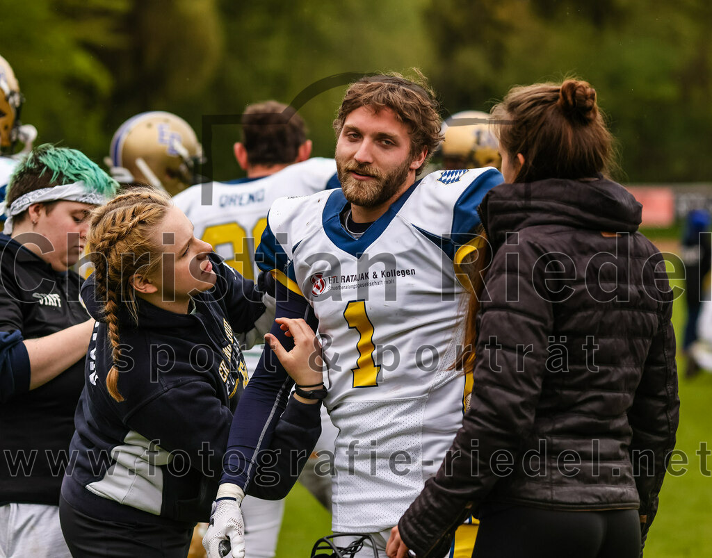 2022-04-30_090_Erding_Bulls_gegen_Regensburg_Phoenix | Erding, Deutschland, 30.04.2022:
Football, Regionalliga 2022, 1. Spieltag, Erding Bulls gegen Regensburg Phoenix

Foto: Christian Riedel / fotografie-riedel.net