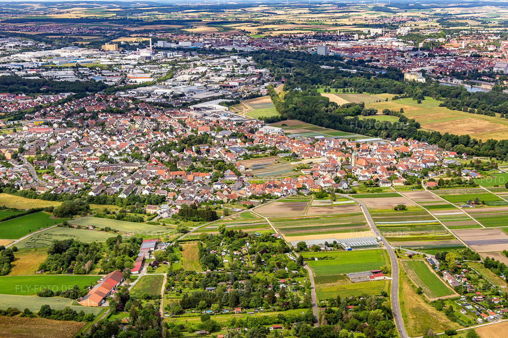 Luftbild: Ortsansicht von Nordosten in Sennfeld im Bundesland Bayern in Deutschland. Foto: IMG_141954.jpg vom 07.07.2024 durch Werner Riehm/FLY-FOTO.de