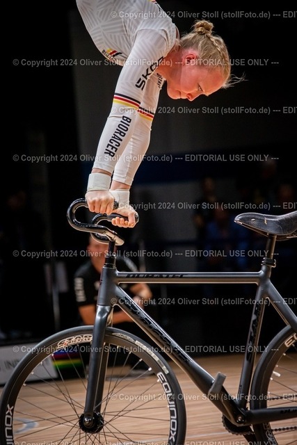 20241026OAS33540-lic | FUELLER Lara (GER / RKV Poppenweiler) First Place at UCI World Championships Indoor Artistic Cycling Bremen/GER Proposal 194,70 points Result 186,89 points - Realisiert mit Pictrs.com