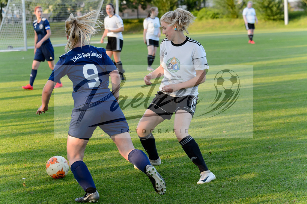 GREBES20210719_023 | Fussball, Frauen:   beim Spiel der 1. Kreisklasse zwischen TSG 07 Burg Gretesch IV und TuS Bad Essen im TSG-Sportpark am 19.07.2021 in Osnabrueck, Deutschland. - Realisiert mit Pictrs.com