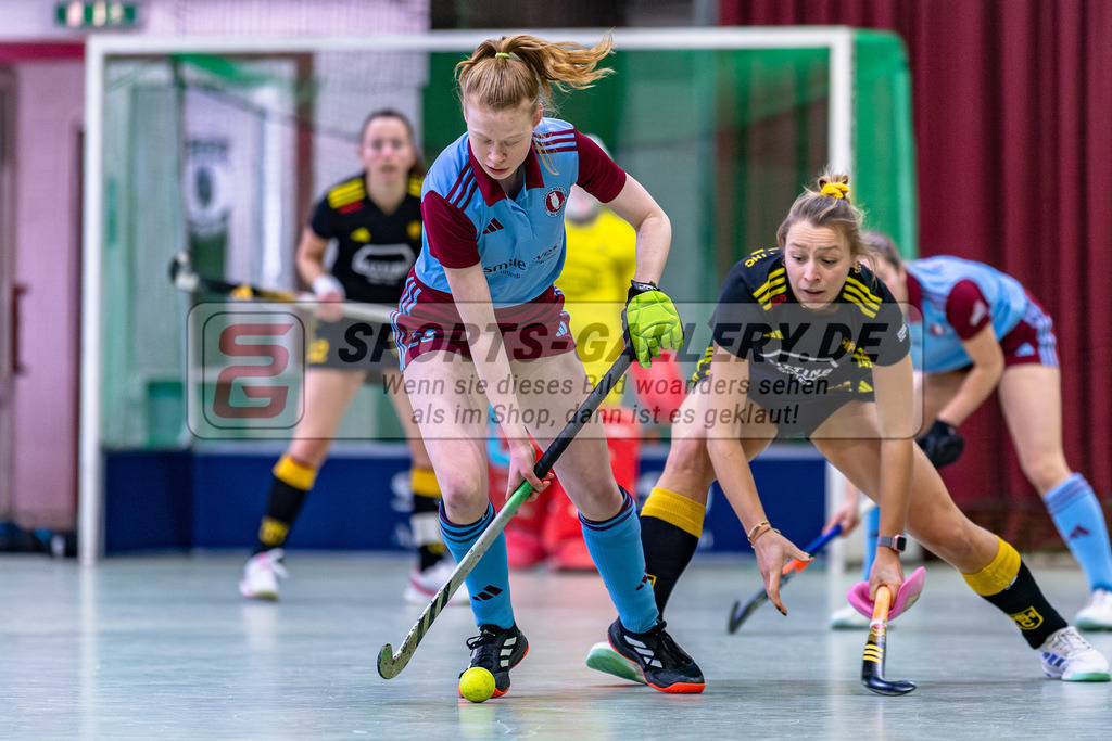 SM_2025-01-12_wD5_-95 | 1.Bundesliga Hallenhockey  (W) UHC - HTHC / 2:3 (2:1)