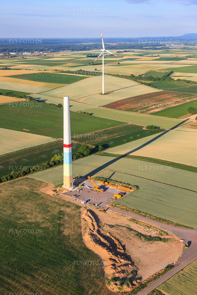 Luftbild: Baustelle Neuer Windpark in Offenbach an der Queich im Bundesland Rheinland-Pfalz in Deutschland.Foto: IMG_67907.jpg vom 14.06.2014 durch Werner Riehm/FLY-FOTO.deAuflösung des Originals: 3018 x 4527 px
