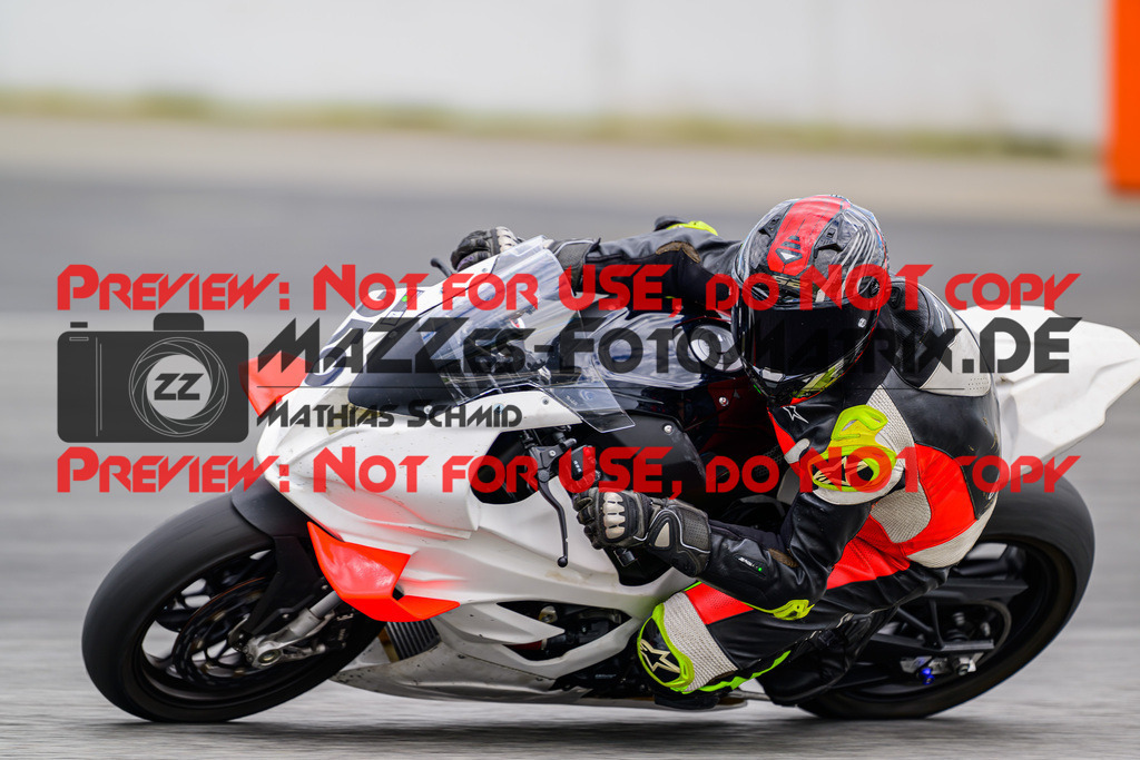 MaZZes_FotoMatrix_240615_8148 | WEISS