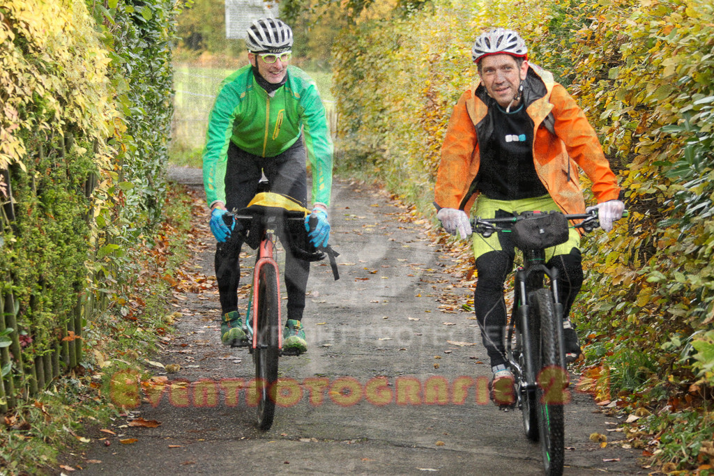251026_1007_EV4_4351 | Sportfotografie im Rhein-Sieg Kreis, Köln, Bonn, NRW, Rheinland Pfalz, Hessen, etc. Unser Tätigkeitsfeld umfasst den Laufsport vom Volkslauf über den Marathon, Duathlon, Triathon bis zum Ultralauf wie Kölnpfad Ultra oder Schindertrail.