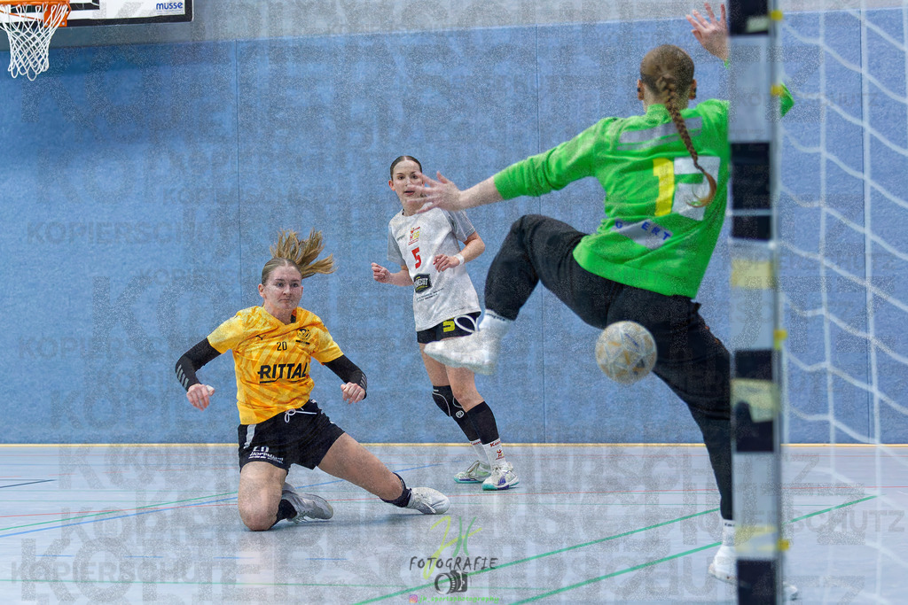 Frauen Oberliga Mitte (HHV); HSG Eibelshausen/Ewersbach - HSG Wettenberg II | Frauen Oberliga Mitte (HHV); HSG Eibelshausen/Ewersbach - HSG Wettenberg II am 13.12.2025 in Steinbrücken (Sporthalle am Hammerweiher)Photo © 2025 - Jörg Heinrich - Realisiert mit Pictrs.com