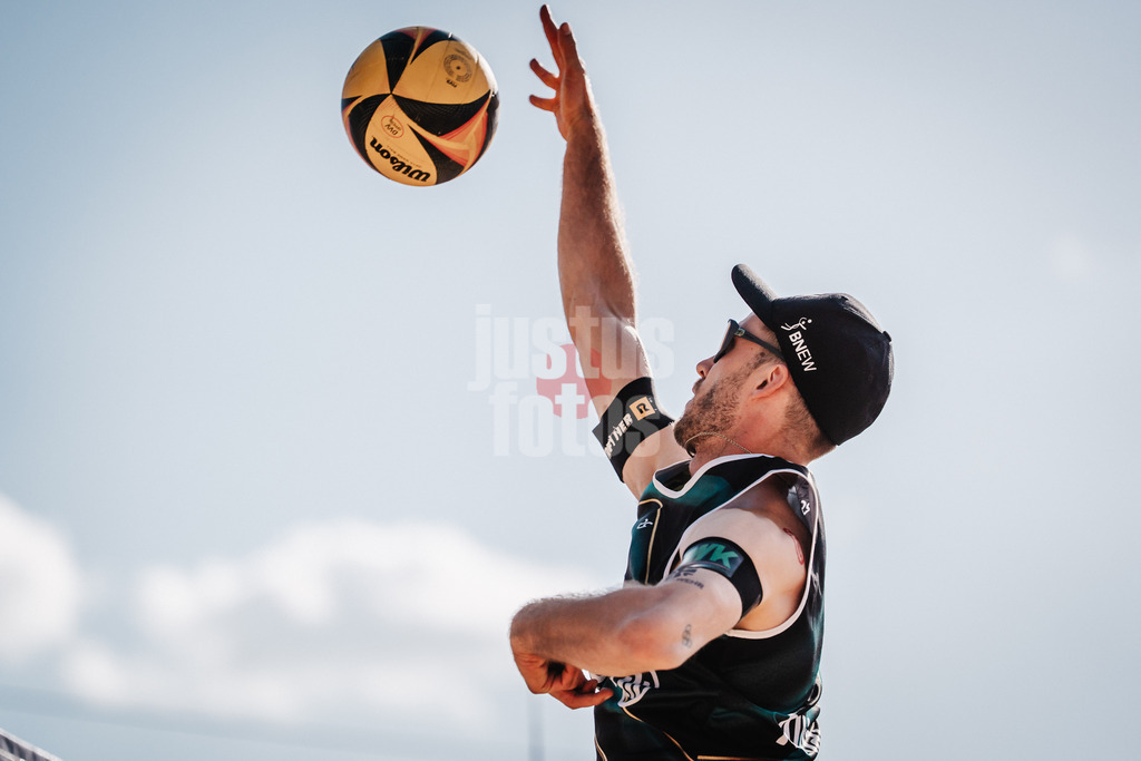 Beachvolleyball | Männer | Allianz German Beach Tour 2025 | Tourstop Düsseldorf | 16.05.2025 | Clemens Wickler beim Angriff