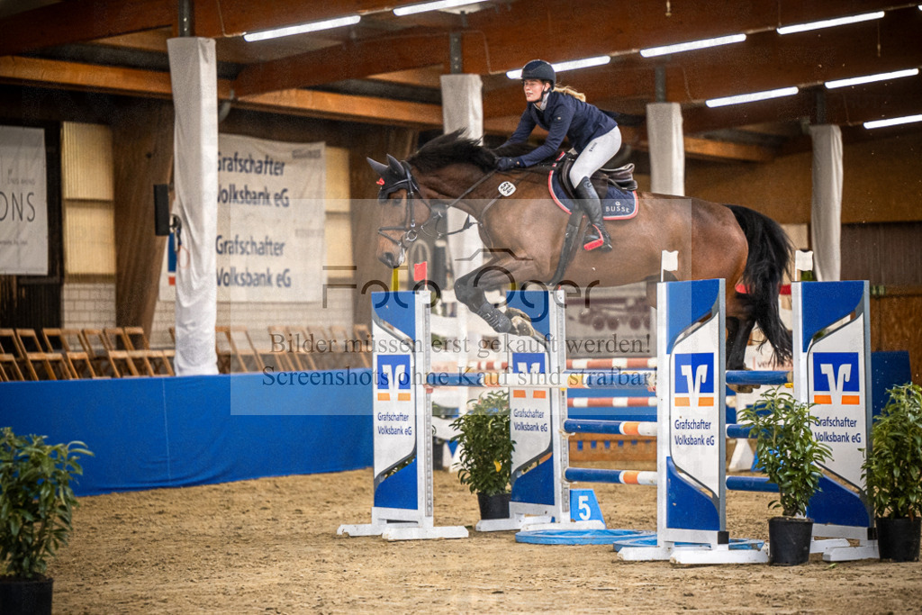 DOS_3172 | Entdecke hochwertige Reitturnierfotos von Foto Oger. Professionell, emotional und authentisch – jetzt Lieblingsmomente im Shop bestellen.Deutschlandweite Turnierfotografie. - Realisiert mit Pictrs.com