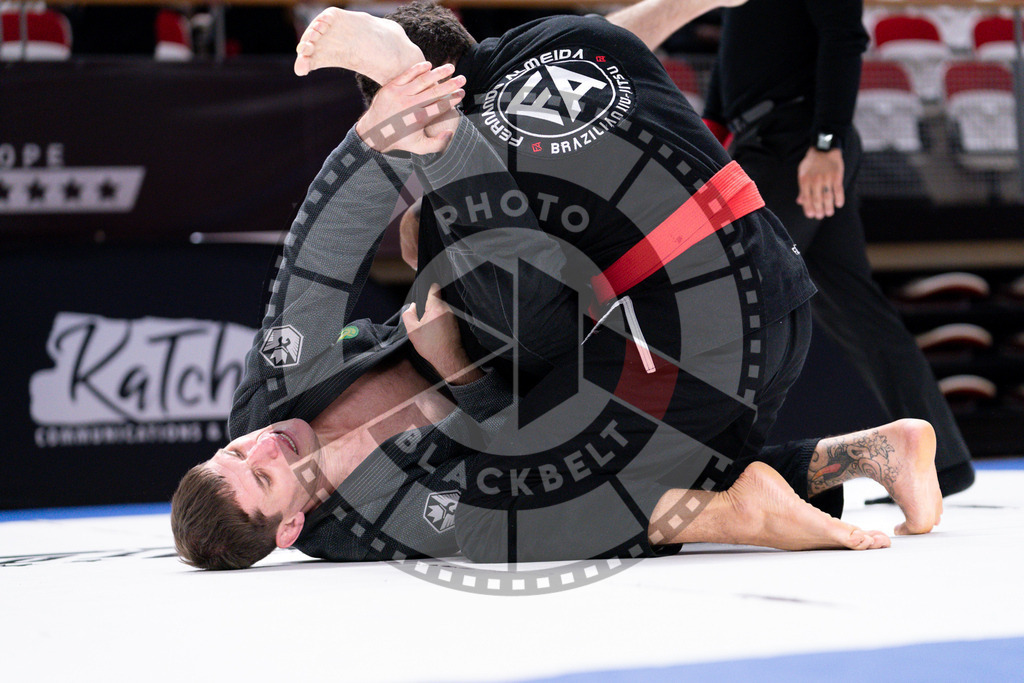 20241013PBB4591 | Athletes compete during the AJP Tour Europe Continental Jiu-Jitsu Amateurs & Masters Championship on October 13, 2024 in Almere near Amsterdam, Netherlands. © Chiara Dazi / photoblackbelt
