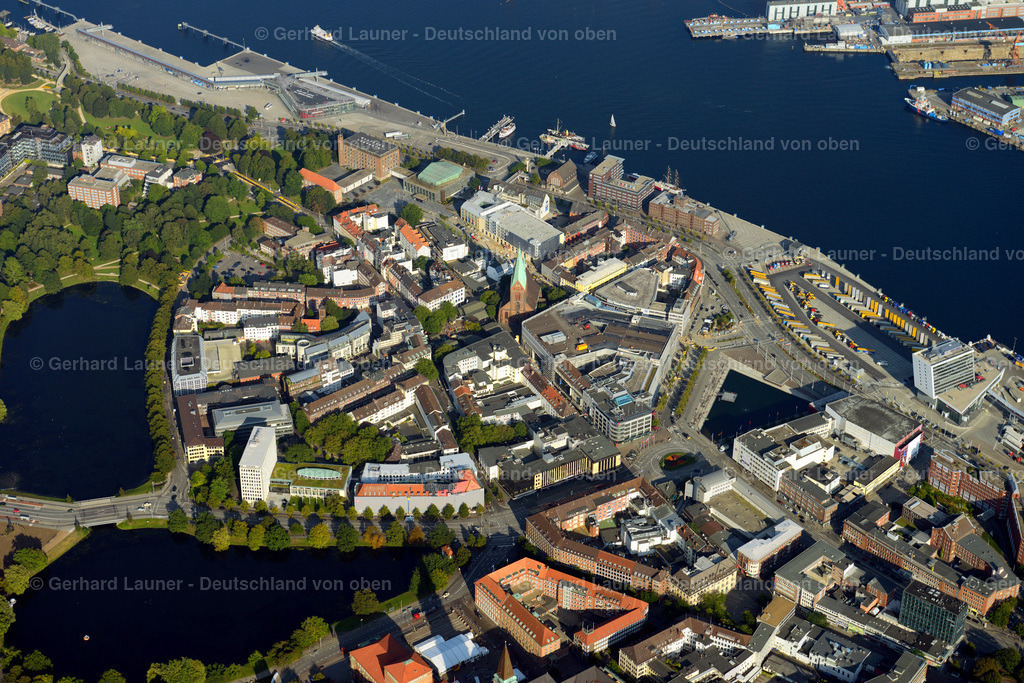 3293150 | KIEL 07.08.2020 Altstadtbereich und Innenstadtzentrum an der Schloßstraße - Alter Markt in Kiel im Bundesland Schleswig-Holstein, Deutschland. // Old Town area and city center on Schlossstrasse - Alter Markt in Kiel in the state Schleswig-Holstein, Germany. Foto: Gerhard Launer