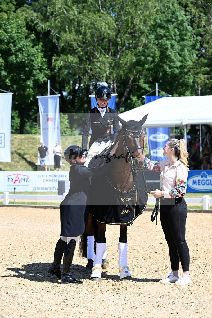 Goldenes Reitabzeichen_Marie Sohler_11253394 | hf-fotografie - Realisiert mit Pictrs.com