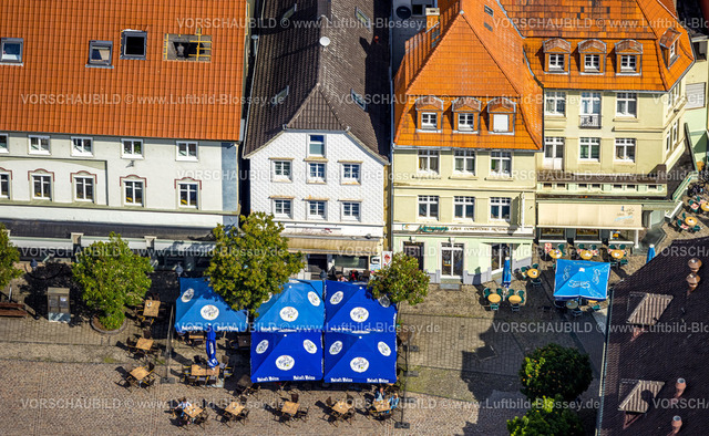 Werl220600757 | Luftbild, Außengastronomie am Alter Markt in der Altstadt, Werl, Soester Boerde, Nordrhein-Westfalen, Deutschland