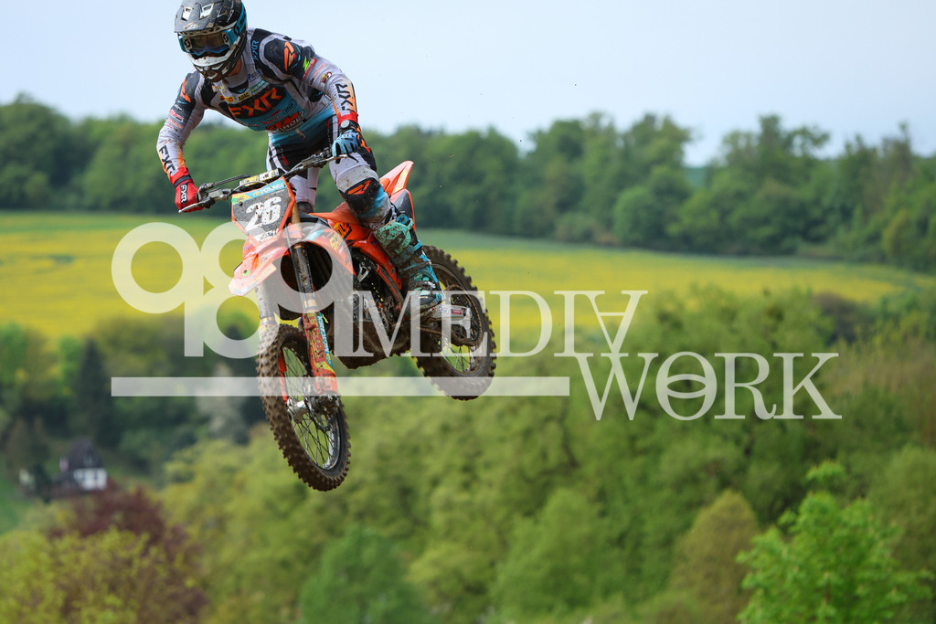 5E6A8471 | 989 MEDIAWORK