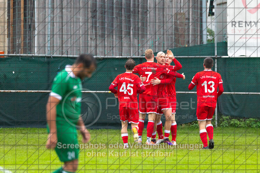 20261011_151713_0009_(c)_by_PhotoPeet | #,KSG Eislingen (grün) vs. 1.FC Donzdorf (rot), Fußball, Bezirksliga - Bezirk Neckar/Fils, 07. Spieltag, Saison 2026/2027, Rasensportplatz, Albstraße 69, 73054 Eislingen, 11.10.2026 - 15:00 Uhr,Foto: PhotoPeet / Sport- &amp; Eventfotografie / Peter Harich