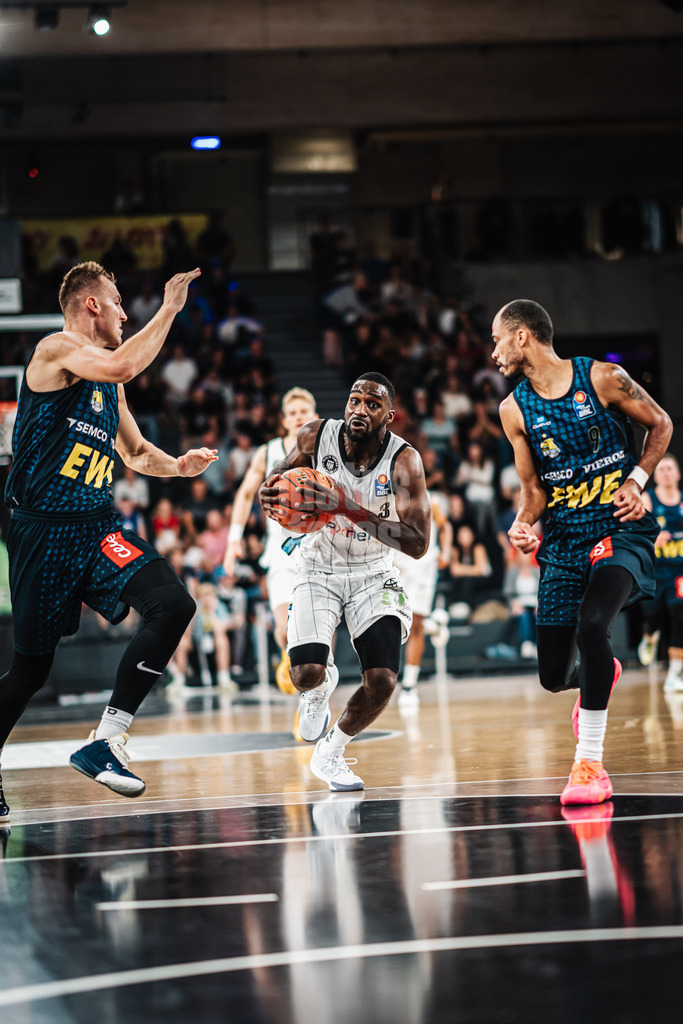 Basketball | Männer | Saison 2024/2025  | easyCredit Basketball Bundesliga | Testspiel | Veolia Towers Hamburg vs. EWE Baskets Oldenburg | 25.08.2024 | Rich Osaro (#3, Veolia Towers Hamburg)