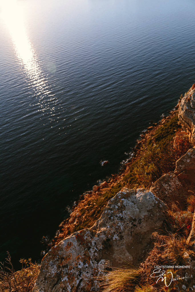 D141 Corniche ou Route des Crêtes, les calanques | Herzlich willkommen auf meiner Seite! Ich bin Elke Wallnisch, Deine Fotografin für lichtstarke Momente. Der Name steht für alles, was mich mit der Fotografie verbindet: Das Licht und seine machtvolle Wirkung auf eine Situation oder unsere Stimmung - Realisiert mit Pictrs.com