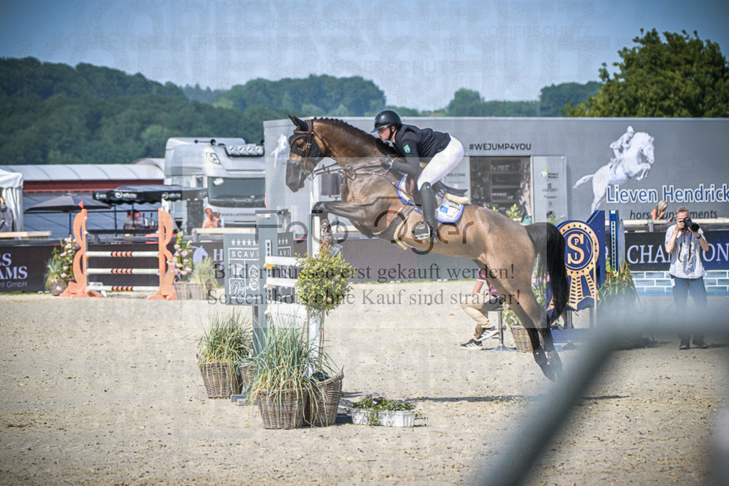 DOS_6694 | Entdecke hochwertige Reitturnierfotos von Foto Oger. Professionell, emotional und authentisch – jetzt Lieblingsmomente im Shop bestellen.Deutschlandweite Turnierfotografie. - Realisiert mit Pictrs.com