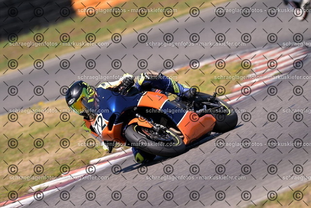 26bt04-2056 | markuskiefer.com - Realisiert mit Pictrs.com