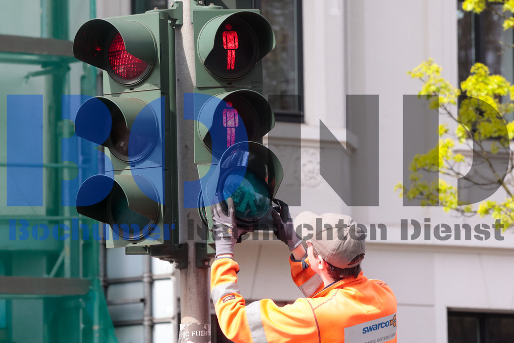 Bergmann-Ampel vor dem Deutschen Bergbaumuseum {date} -  | {headline}



(Foto: Sebastian Sendlak / BOND)

 - Realisiert mit Pictrs.com