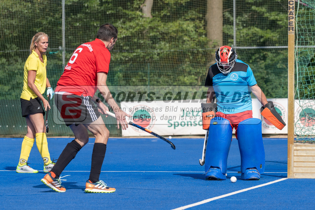 SFE_20240817_0070 | Krefeld, Deutschland, 17.08.2024:  European Cup for Recreational Hockey Players im KTHC Stadion Rot-Weiss Köln Tennis and Hockey Club am 17.08.2024 in Krefeld, Deutschland. (Foto von Stephan Fehrmann)Krefeld, Germany, 17.08.2024: European Cup for Recreational Hockey Players in KTHC Stadion Rot-Weiss Köln Tennis and Hockey Club at 17.08.2024 in Krefeld, Deutschland. (Foto from Stephan Fehrmann)