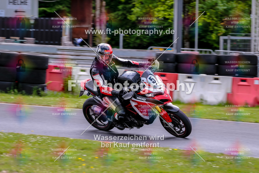 MotoTeamVBK-20839 | Hier findet Ihr Bilder von Touristenfahrten auf der Nürburgring Nordschleife oder von anderen Veranstaltungen die ich besucht habe. Viel Spass beim Durch Schauen 