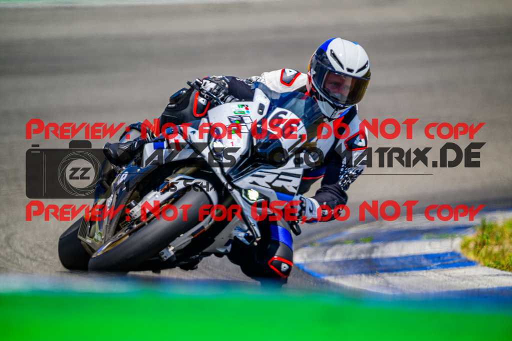 MaZZes_Fotomatrix_20250628_6007705_5467-2 | WEISS