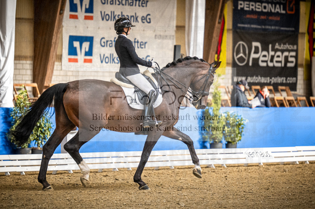 DOS_0242 | Entdecke hochwertige Reitturnierfotos von Foto Oger. Professionell, emotional und authentisch – jetzt Lieblingsmomente im Shop bestellen.Deutschlandweite Turnierfotografie. - Realisiert mit Pictrs.com