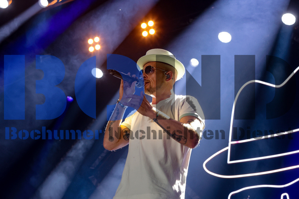 Zeltfestival Ruhr 2024 - Jan Delay  {date} -  | {headline}(Foto: Sebastian Sendlak / BOND) - Realisiert mit Pictrs.com