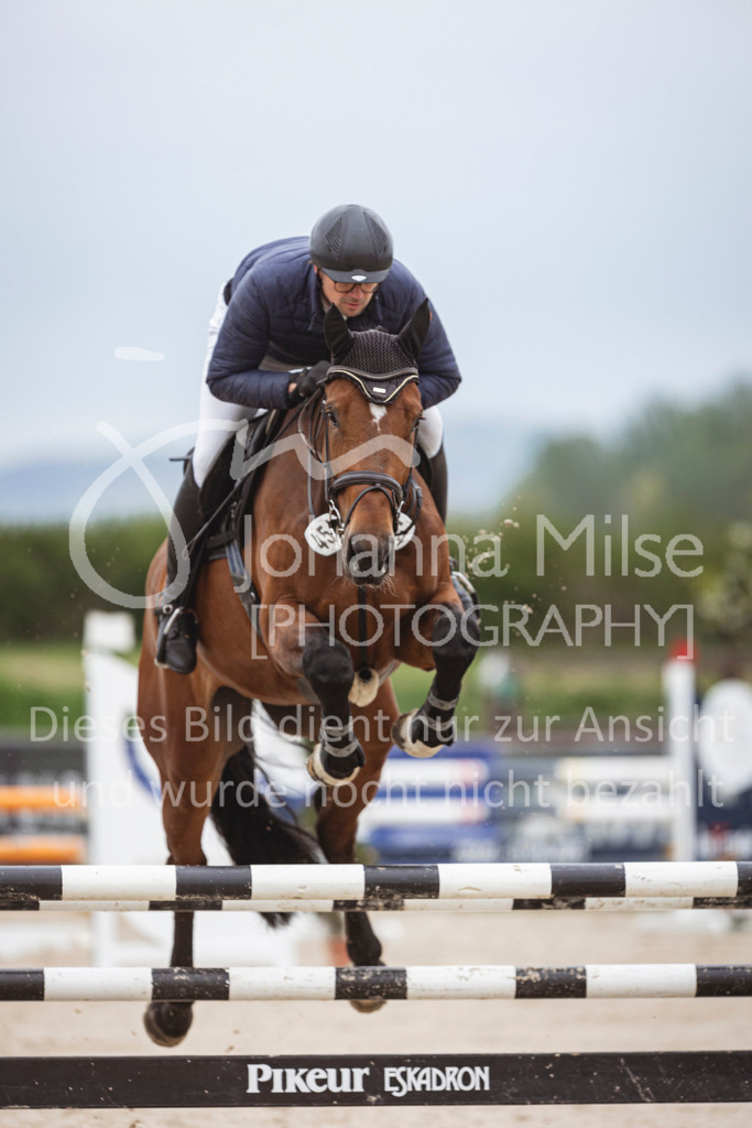 250417_Springpferde-L1-212 | Deine schönsten Turniermomente als professionelle Fotos! Entdecke hochwertige Pferdesport-Fotografie im Online-Shop. Jetzt Fotos finden & bestellen!