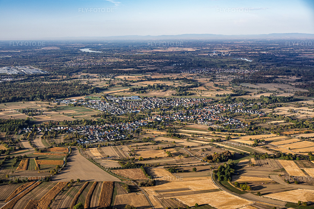 Luftbild: Ortsansicht aus Norden in Steinmauern im Bundesland Baden-Württemberg in Deutschland. – Foto: IMG_159434.jpg vom 27.09.2026 durch Werner Riehm/FLY-FOTO.de – Auflösung des Originals: 6000 x 4000 px
