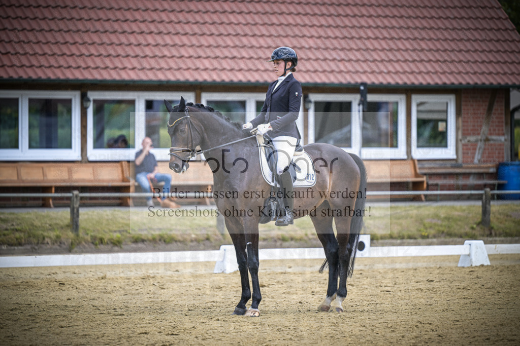 DOS_1539 | Entdecke hochwertige Reitturnierfotos von Foto Oger. Professionell, emotional und authentisch – jetzt Lieblingsmomente im Shop bestellen.Deutschlandweite Turnierfotografie. - Realisiert mit Pictrs.com