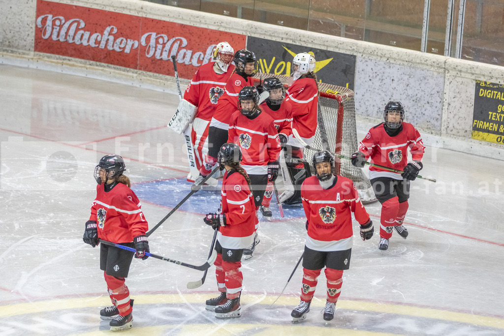 Dameneishockey | Dameneishockey, U18 Turnier am 31.08.2024 in Spittal (Eis-Sport-Arena - Sportzentrum Spittal), Austria, (Photo by Ernst Krawagner sport-fan.at) - Realisiert mit Pictrs.com