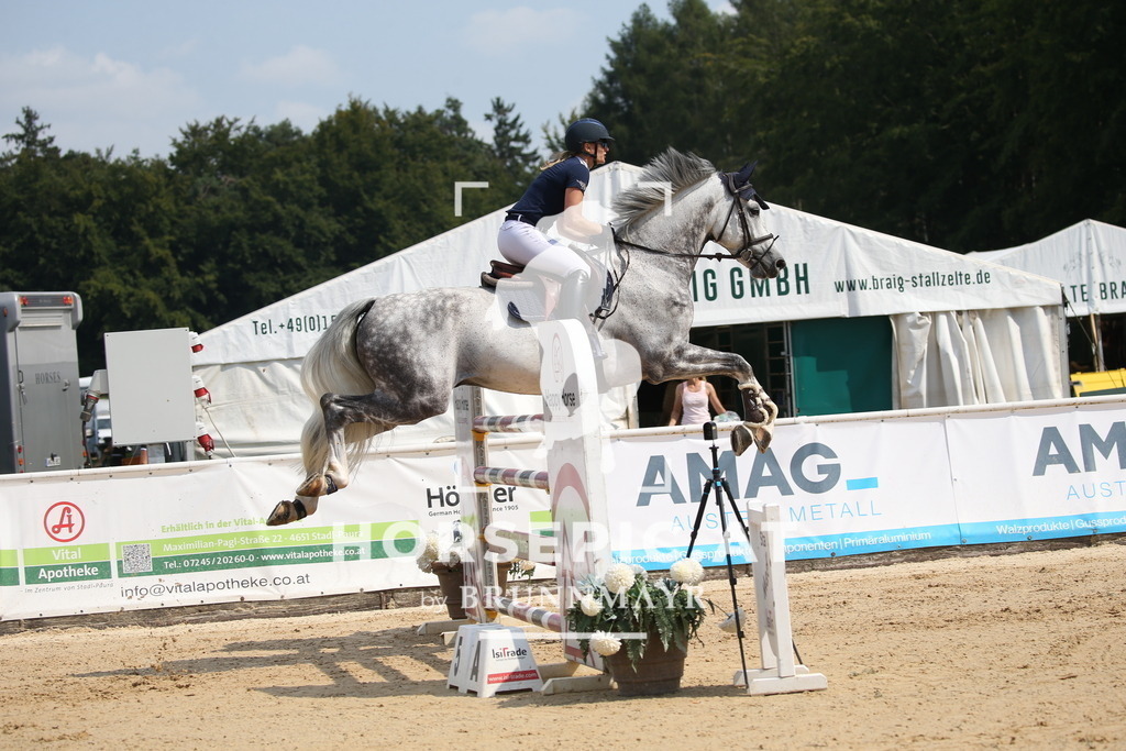 DL2Q4584 | Willkommen bei Brunnmayr - Design & Fotografie – Ihrem Spezialisten für Reitturniere und Pferdeveranstaltungen in Oberösterreich, Salzburg und Bayern! Seit über 17 Jahren sind wir leidenschaftlich dabei.