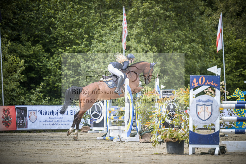 DOS_4955 | Entdecke hochwertige Reitturnierfotos von Foto Oger. Professionell, emotional und authentisch – jetzt Lieblingsmomente im Shop bestellen.Deutschlandweite Turnierfotografie. - Realisiert mit Pictrs.com