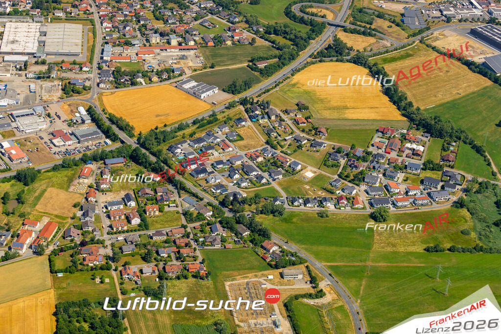 Das Luftbild zeigt : Janahof Cham - Die Luftaufnahme wurde 2023 vom UL-Flugzeug aus erstellt ( keine Drohne ) - Hochauflösende Luftaufnahme - Für grossformatige Ausdrucke geeignet. Die Geschenkidee !Mit Lizenz und Bildrechte bestellbar