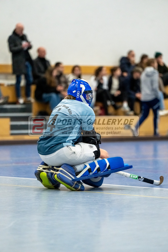 HK_20241201_109547 | 1. Bundesliga Halle Damen Düsseldorfer HC - Schwarz Weiss Köln am 1.12.2024 DHC, Düsseldorf , Anna Schruff ( Schwarz Weiss Köln #4 )