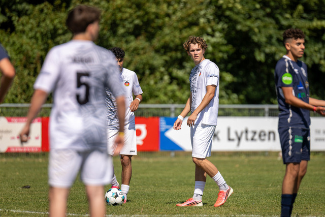FC Scharbeutz 1 - Tema Chase Football Club I DanaCup 2026 005 | Herzlich willkommen in meiner Fotogalerie für Sportmannschaften. Schau gerne mal rein, vielleicht ist Dein Team ja auch dabei! Falls nicht, schreib mir und wir ändern das! :)  - Realisiert mit Pictrs.com
