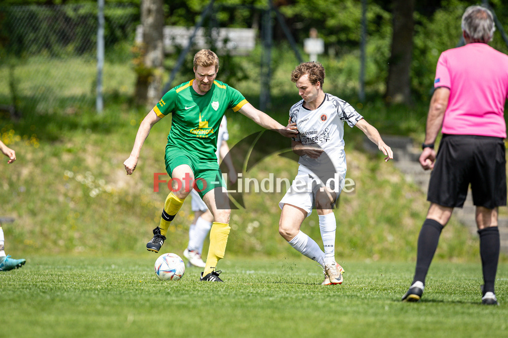 ASV Eglfing gegen SV Unterhausen | Fußball Herren A-Klasse Gruppe 5 Zugspitze 2025/26 22. Spieltag, ASV Eglfing gegen SV Unterhausen, 20260503,Zweikampf,2026-05-03 in 82436 Eglfing (Sportanlage Eglfing, Platz 1, Keltenstr. 21), Markus ZACH (ASV Eglfing 7), Timo MEIR (SV Unterhausen 7)Copyright: WolfgangxLindner www.foto-lindner.de