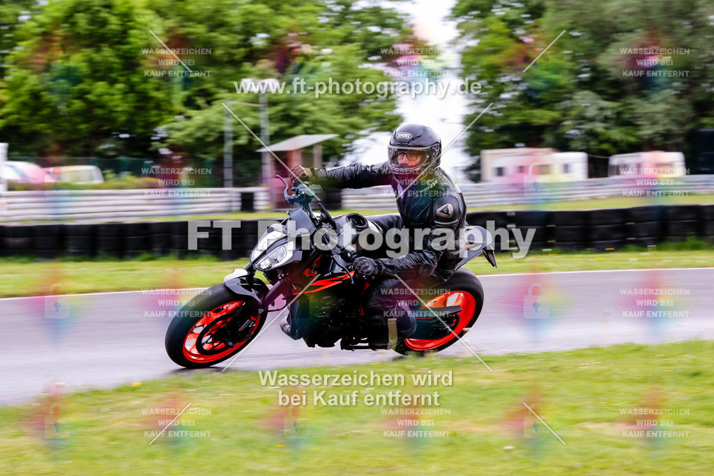 MotoTeamVBK-20115 | Hier findet Ihr Bilder von Touristenfahrten auf der Nürburgring Nordschleife oder von anderen Veranstaltungen die ich besucht habe. Viel Spass beim Durch Schauen 