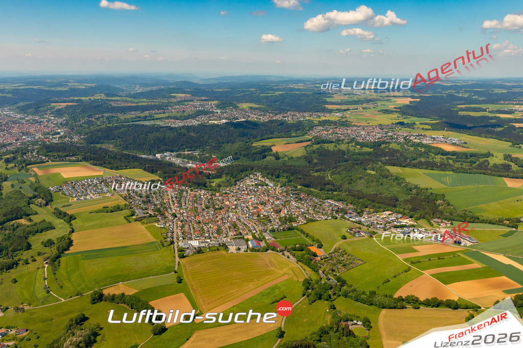 Das Luftbild zeigt : Herlikofen Schwäbisch Gmünd - Die Luftaufnahme wurde 2024 vom UL-Flugzeug aus erstellt ( keine Drohne ) - Hochauflösende Luftaufnahme - Für grossformatige Ausdrucke geeignet. Die Geschenkidee !Mit Lizenz und Bildrechte bestellbar