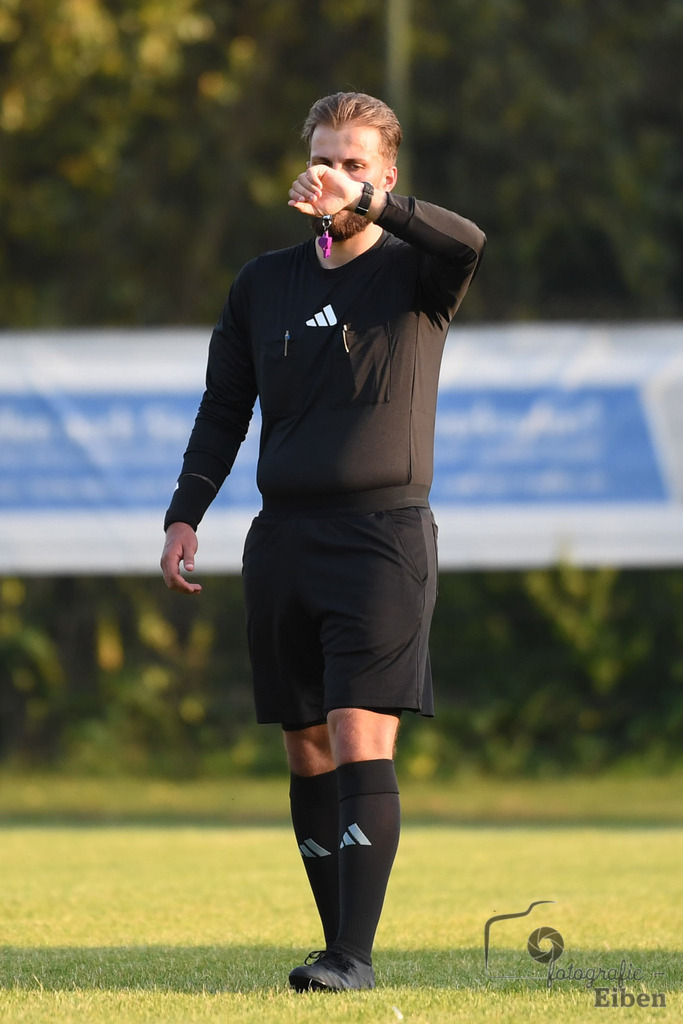TuS Eversten-SG FriPe | Herren Kreisliga; TuS Eversten (mint)-SG FriPe (rot) am 15.08.2025 in Oldenburg (Sportanlage TuS Eversten), Photo: Philip Eiben 2025 - Realisiert mit Pictrs.com