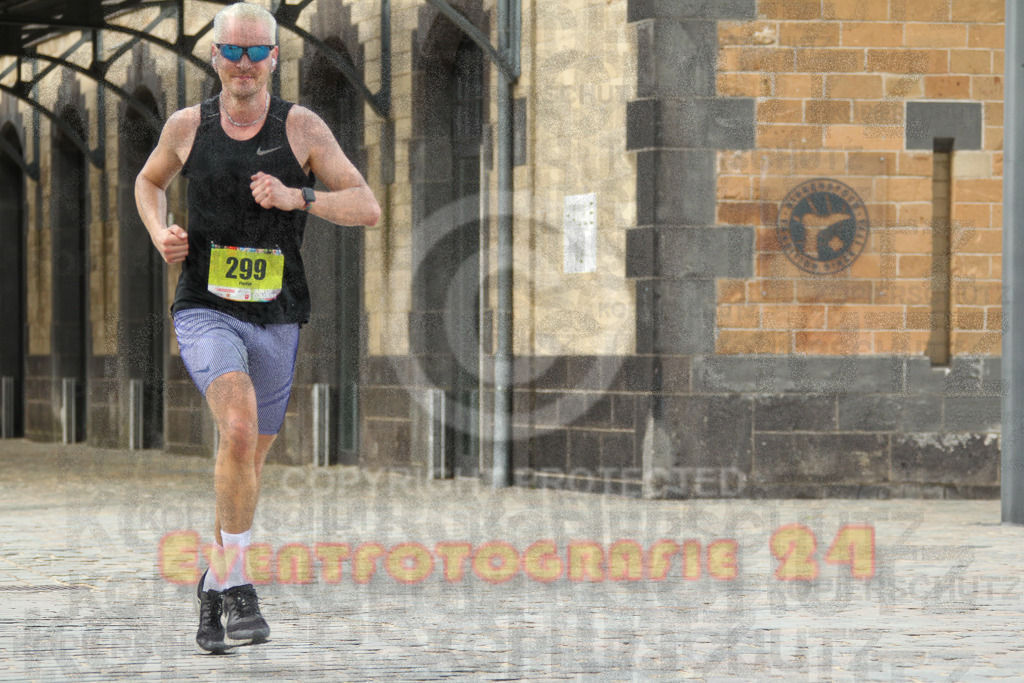 250920_1519_EV4_8453 | Sportfotografie im Rhein-Sieg Kreis, Köln, Bonn, NRW, Rheinland Pfalz, Hessen, etc. Unser Tätigkeitsfeld umfasst den Laufsport vom Volkslauf über den Marathon, Duathlon, Triathon bis zum Ultralauf wie Kölnpfad Ultra oder Schindertrail.
