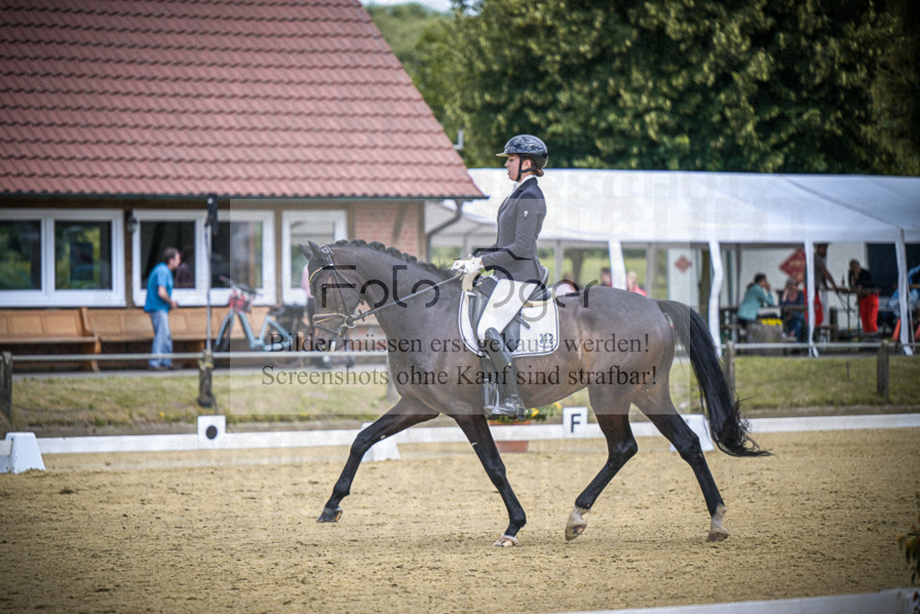 DOS_1682 | Entdecke hochwertige Reitturnierfotos von Foto Oger. Professionell, emotional und authentisch – jetzt Lieblingsmomente im Shop bestellen.Deutschlandweite Turnierfotografie. - Realisiert mit Pictrs.com
