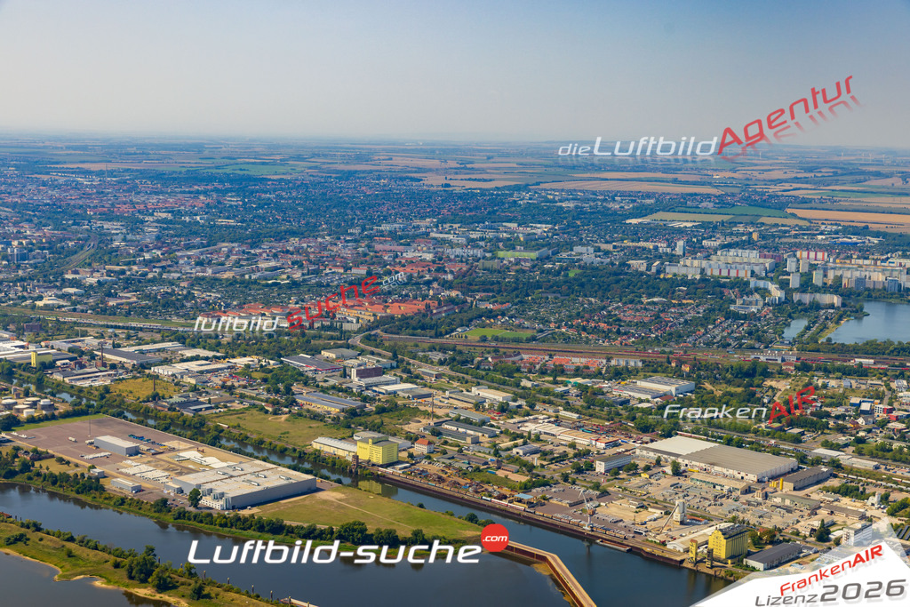 Industriehafen Magdeburg Bild- Das Luftbild wurde 2025 vom UL-Flugzeug heraus erstellt ( keine Drohne bzw. Drohnenaufnahme ) - Hochauflösende Luftaufnahme -Nicht vergleichbar mit Google Maps oder Satelittenbilder- Die Geschenkidee !Mit Lizenz und Bildrechte bestellbar - CC