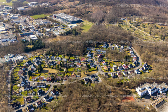 HB-Arnsberg220301927Neheim | Luftbild, Wohnsiedlung Rumbecker Holz und Klostereichen sowei Waldfriedhof und Gewerbegebiet Weberstraße in Hüsten, Arnsberg, Sauerland, Nordrhein-Westfalen, Deutschland