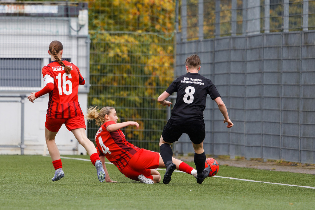 FCHHOH_251005_8931 | 1.FC Heidenheim 1846 II vs. SGM Hohenmemmingen/Sontheim, Fußball, Frauen, Bezirksliga, 2025/2026, 4. Spieltag, 05.10.2025 in Heidenheim, Kunstrasen b. Voith-Arena West(Foto: Michael Bulling) - Realisiert mit Pictrs.com