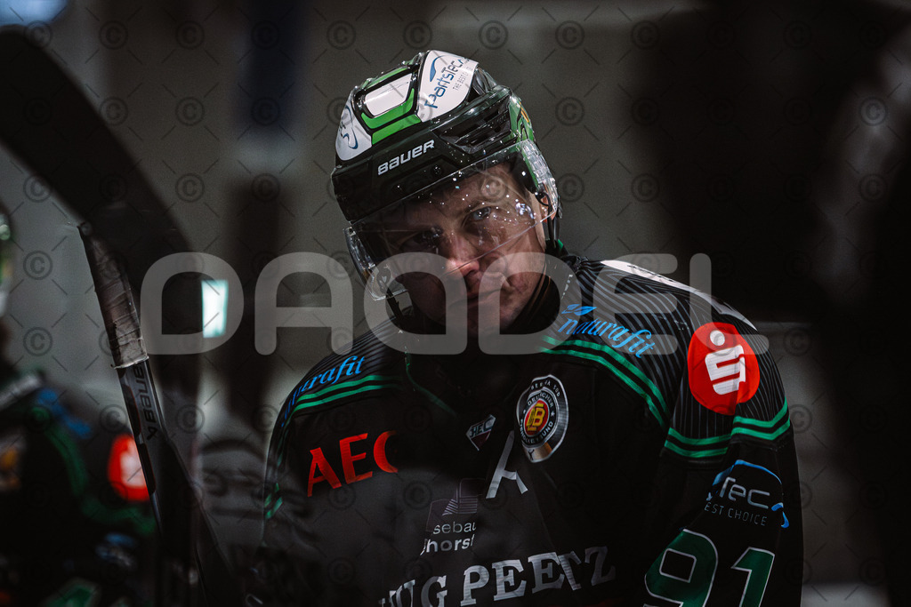 Alligators_vs_Lindau_21_12_2025-117 | Höchstadt Alligators Fotogalerie: Eishockey-Action aus Franken. Professionelle Spielfotos, Portraits & Stadionbilder zum Download. Jetzt entdecken! - Realisiert mit Pictrs.com