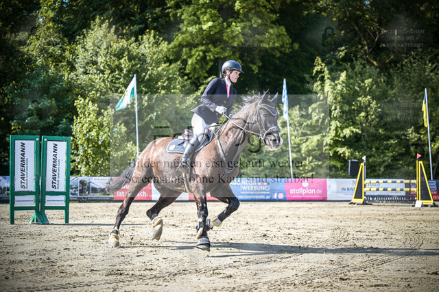 DOS_3734 | Entdecke hochwertige Reitturnierfotos von Foto Oger. Professionell, emotional und authentisch – jetzt Lieblingsmomente im Shop bestellen. - Realized with Pictrs.com