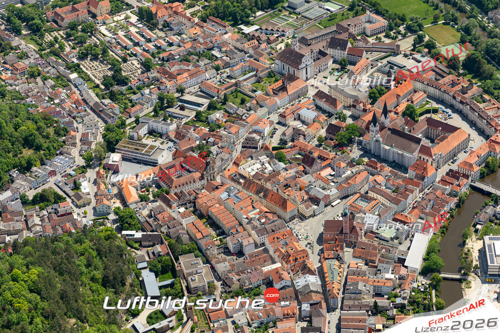 Das Luftbild der Stadt Eichstätt wurde 2020 vom Flugzeug heraus erstellt (keine Drohne) Aufnahmehöhe ca.400 Meter- hohe Auflösung und Qualität garantiert!